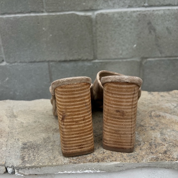 Steve Madden beige suede heeled mules - Picture 3 of 4